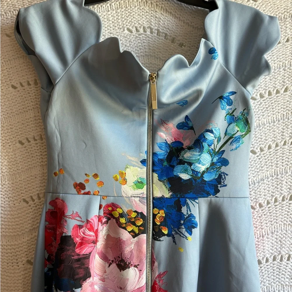 🛍️🛍️ HOST PICK 🎁 TED BAKER Hailly Raspberry-Ripple-Print Off-the-Shoulde… - Picture 6 of 13